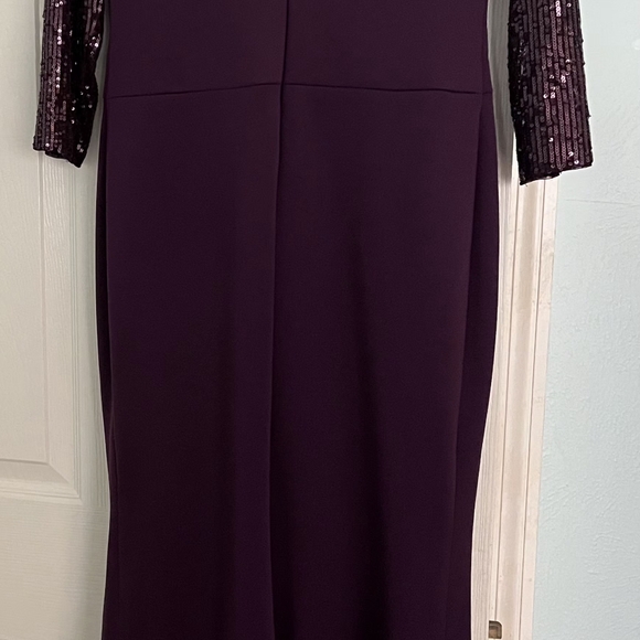 Beautiful, Aubergine colored, Sequin floor-length formal gown - Picture 5 of 9